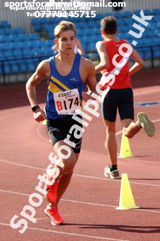 Mens under-17s  Northern 3 Stage Road Relay, SportsCity, Manchester. Photo: David T. Hewitson/Sports for All Pics